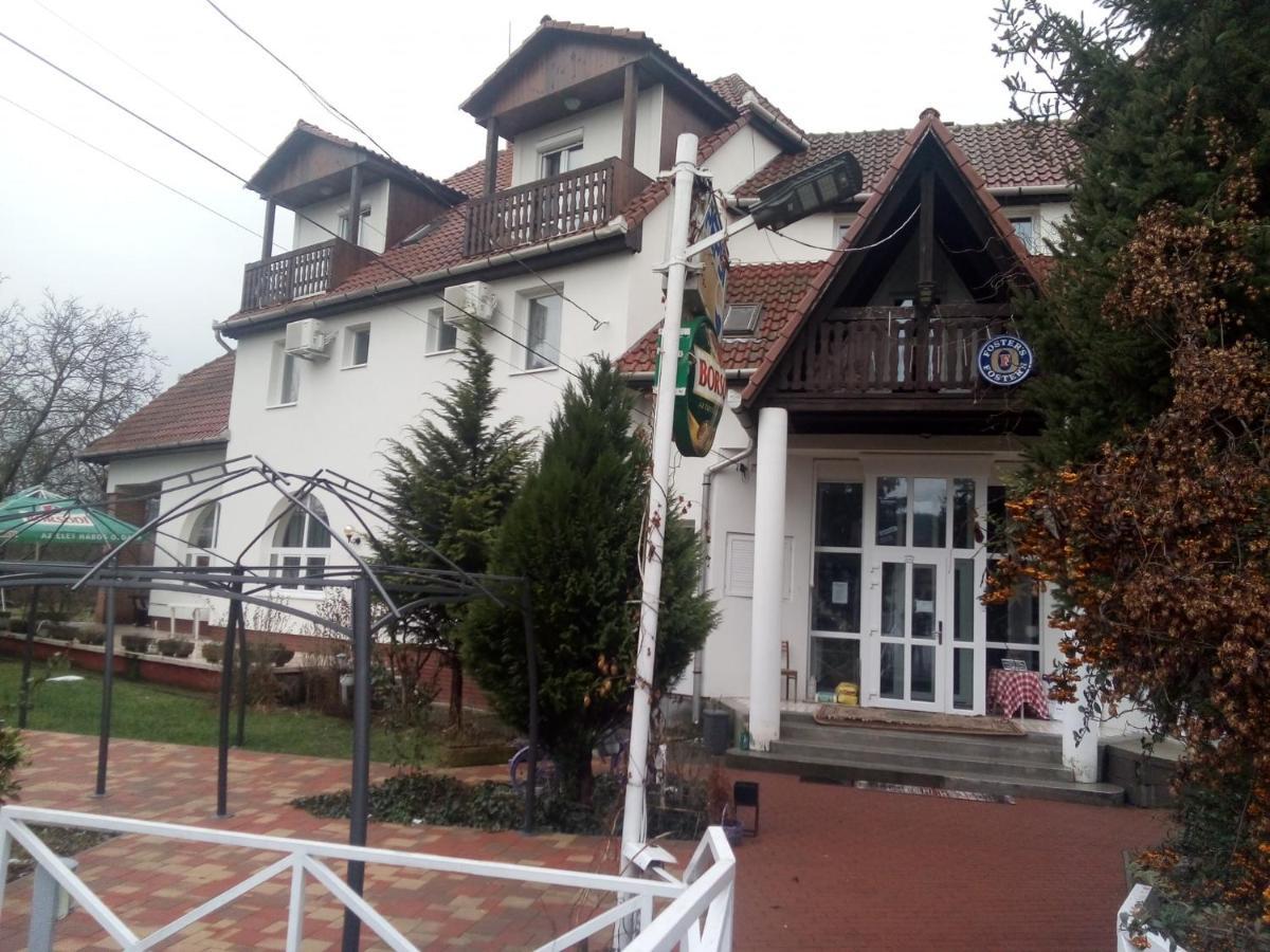 Bed and Breakfast Alabastrom Panzio Es Etterem Bogács Exterior foto