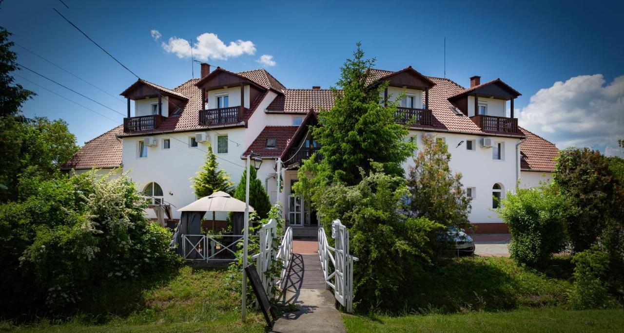 Bed and Breakfast Alabastrom Panzio Es Etterem Bogács Exterior foto